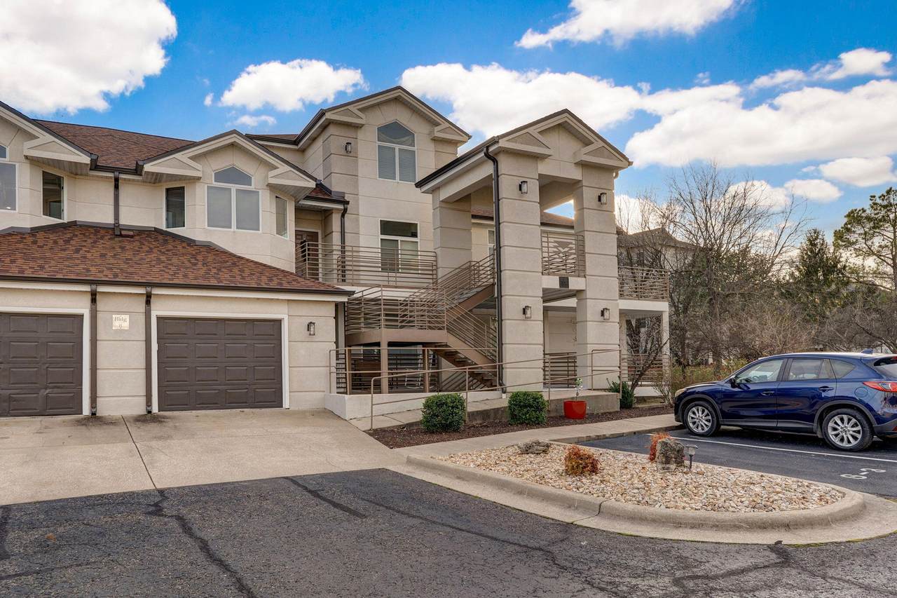 106 Oxford Drive - Photo 1