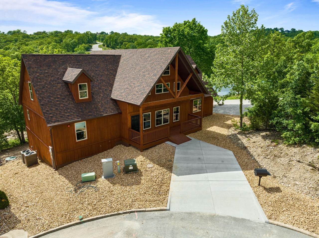 128 Poolside Way - Photo 1