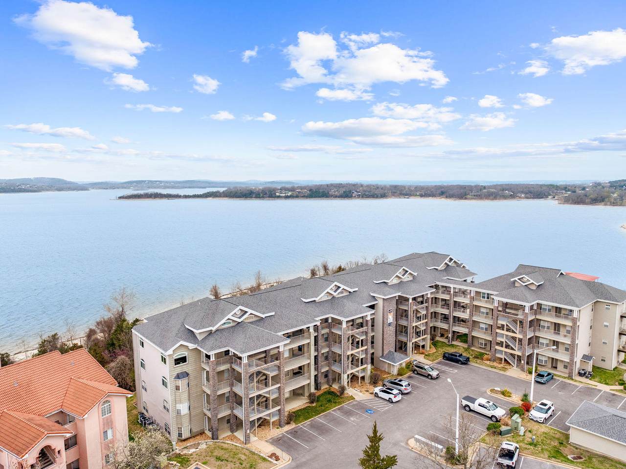 680 Emerald Pointe Drive - Photo 1
