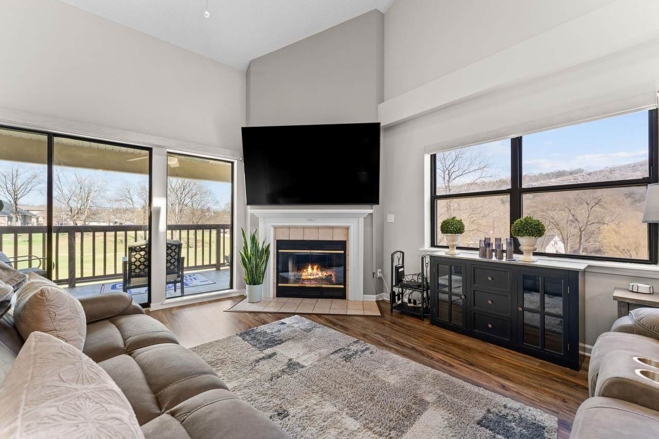 305 Wimbledon Drive - Photo 1