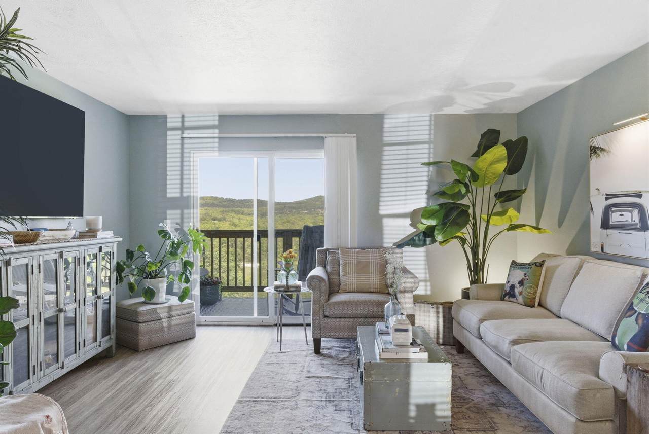 2950 Vineyards Parkway - Photo 1