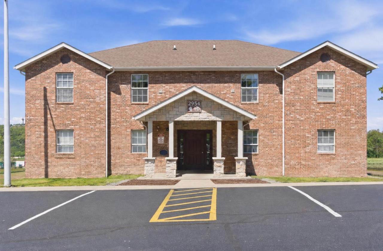 2954 Vineyards Parkway - Photo 1
