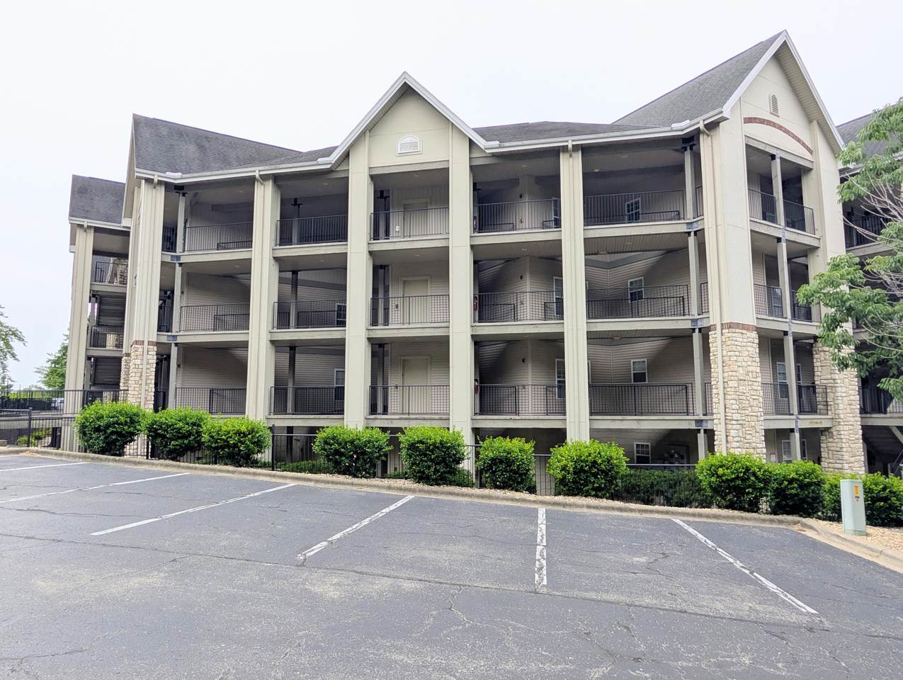 330 Wildwood Drive - Photo 1