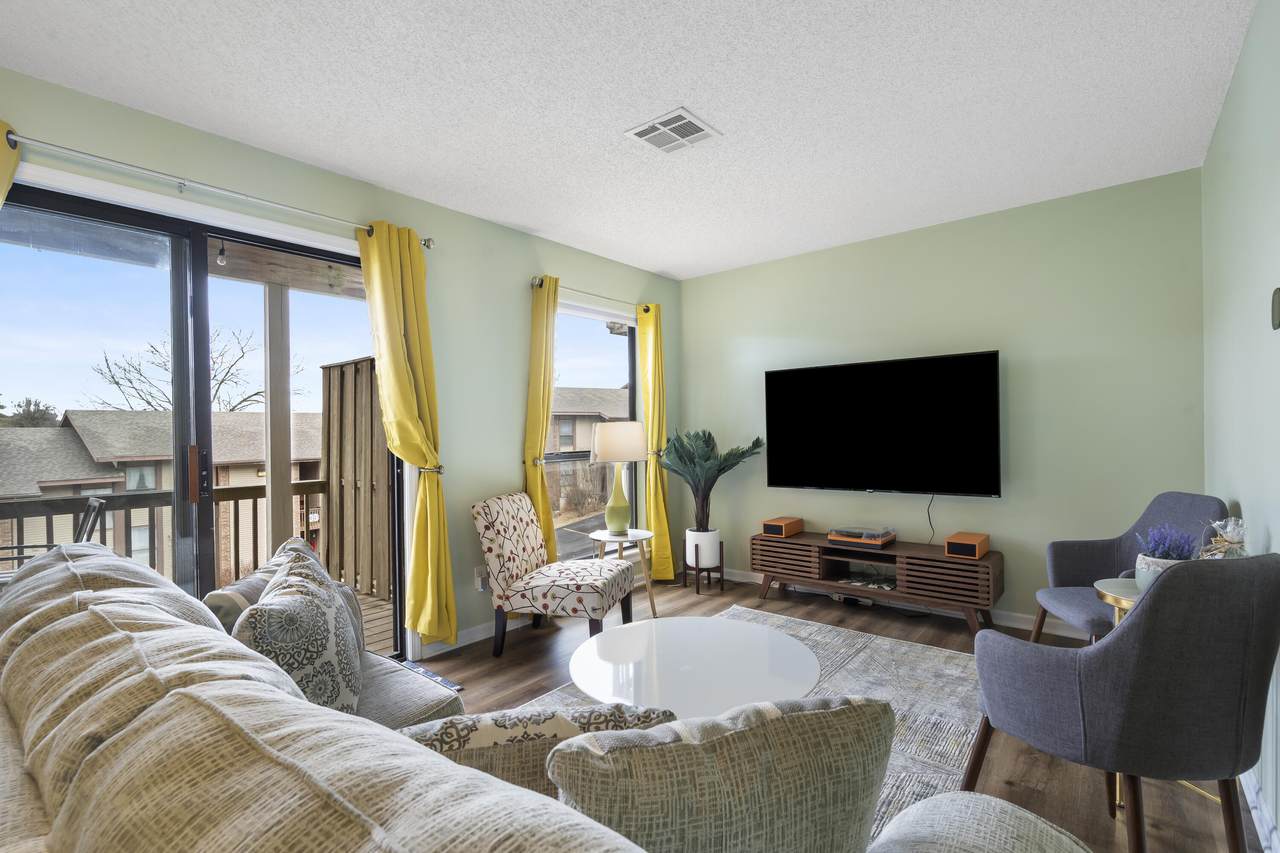 257 Clubhouse Drive - Photo 1