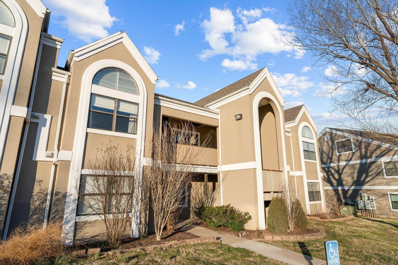 255 Wimbledon Drive - Photo 1