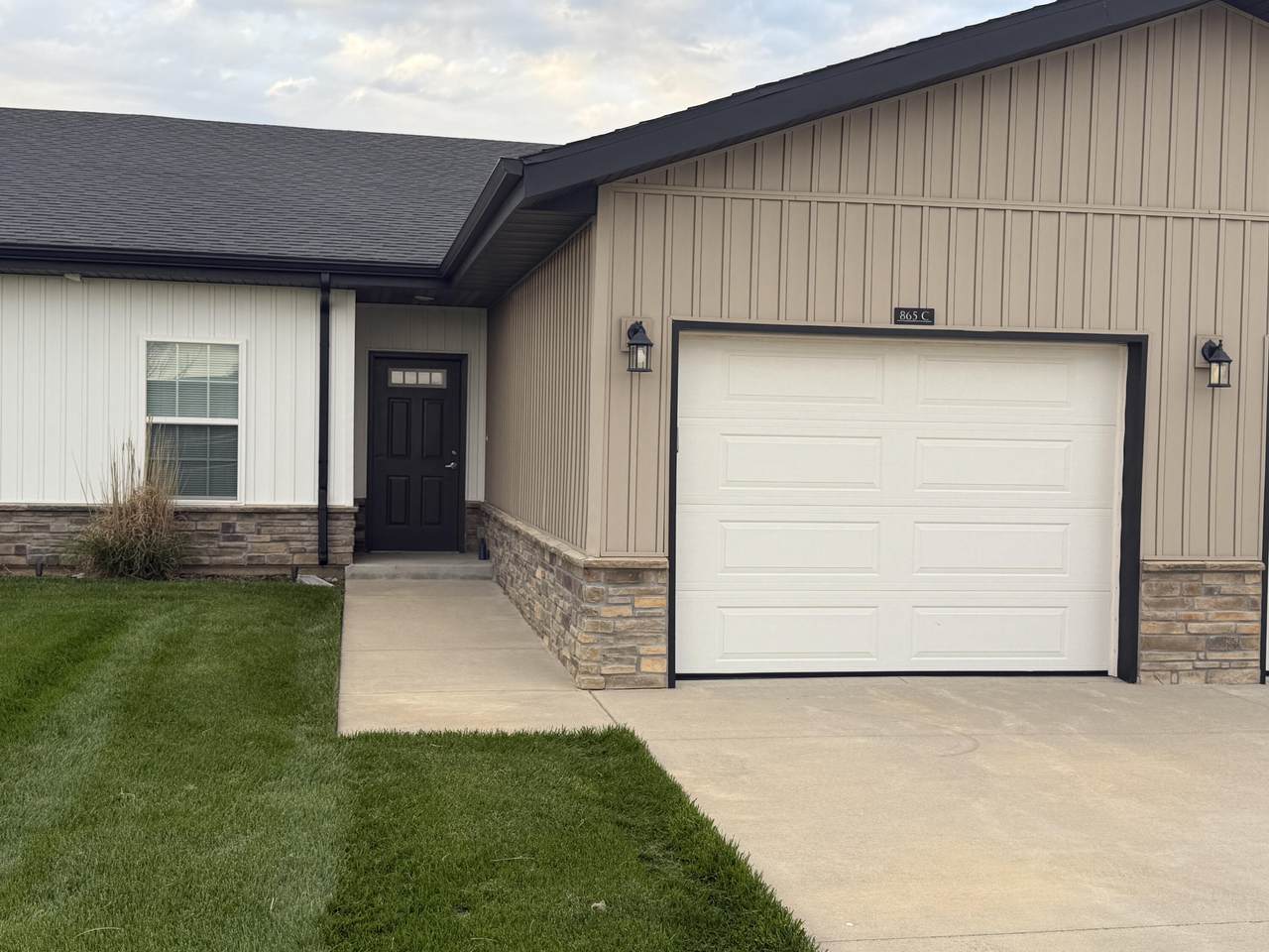 865c Logan Street - Photo 1