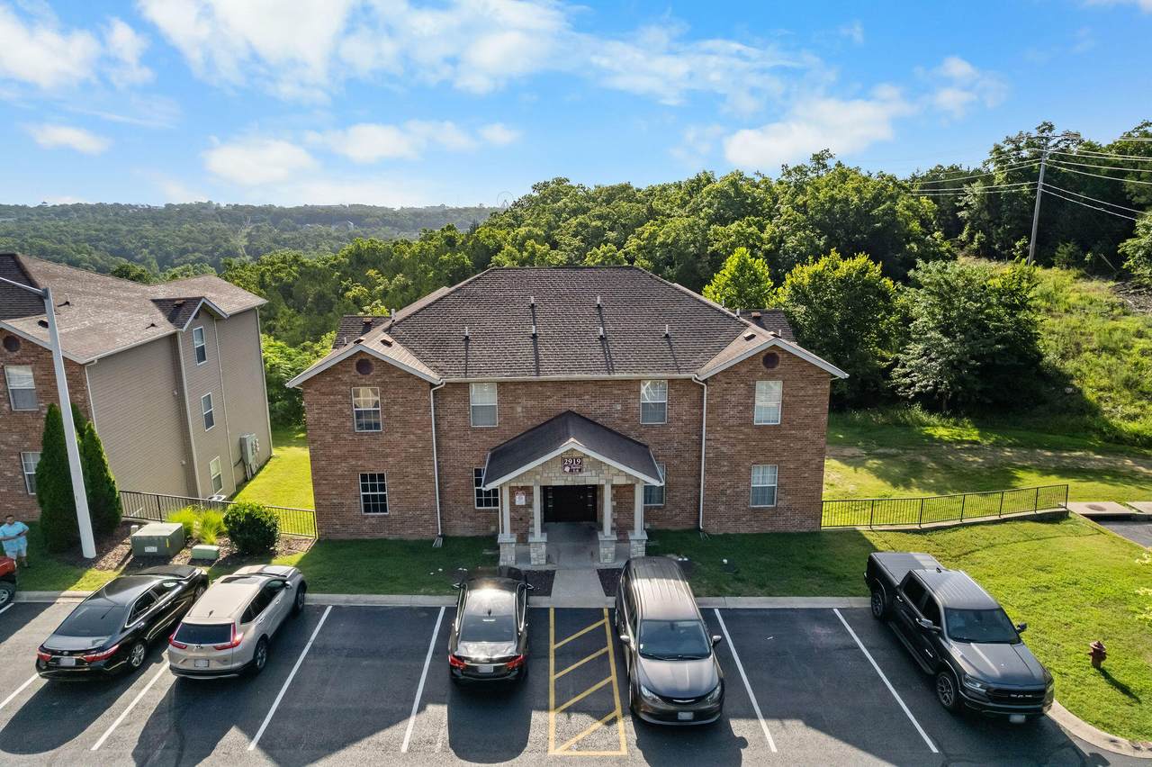 2919 Vineyards Parkway - Photo 1
