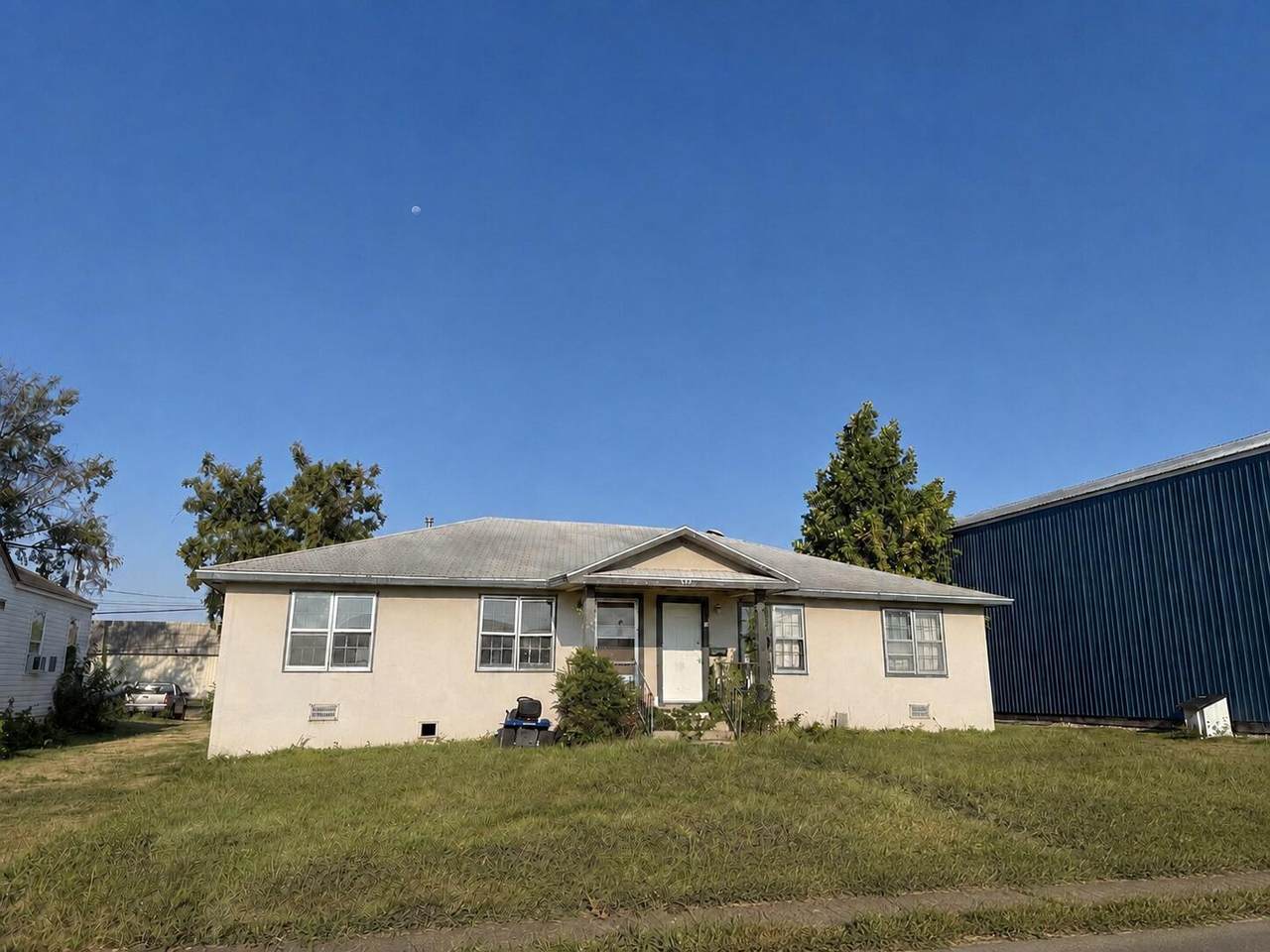 527 Spruce Street - Photo 1