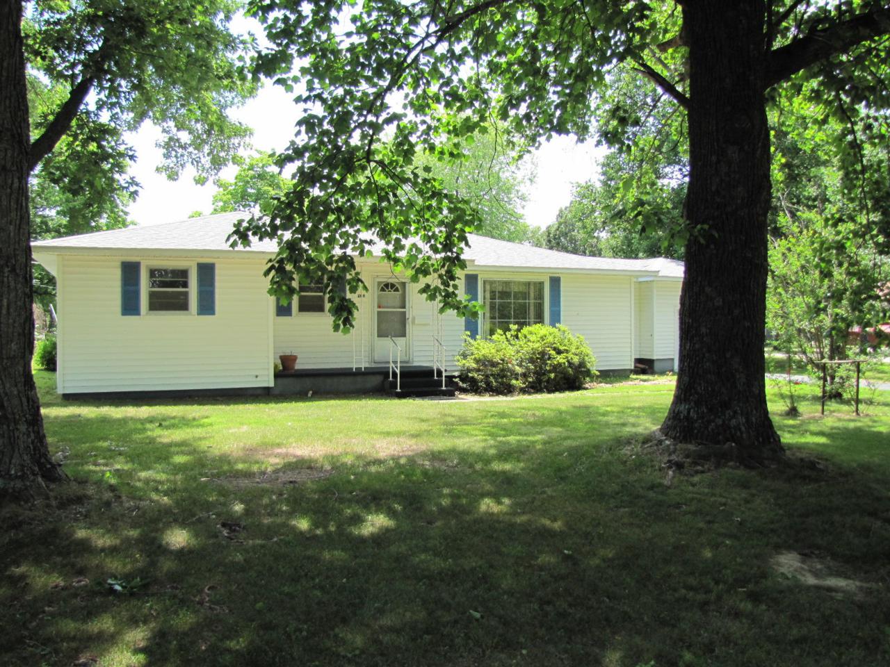 204 Hickory - Photo 1