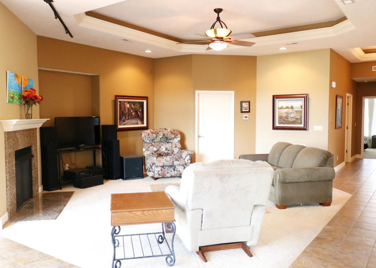 236 Mark Twain Drive - Photo 1