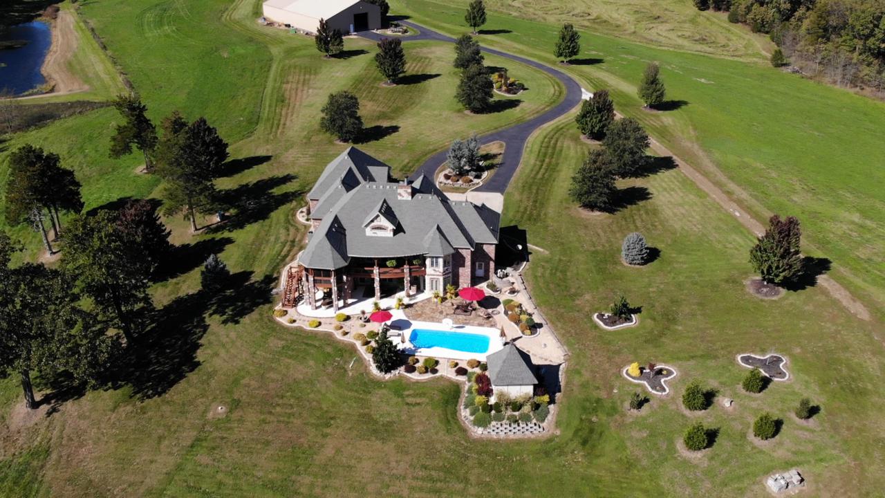 8740 Farm Road 231 - Photo 1