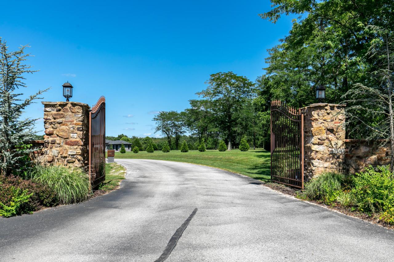 6389 Summit View Drive - Photo 1 6389 Summit View Drive - Photo 1