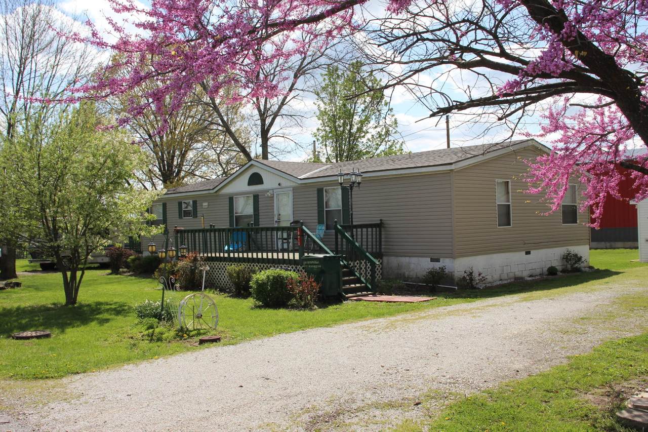 18910 Robertson Avenue - Photo 1
