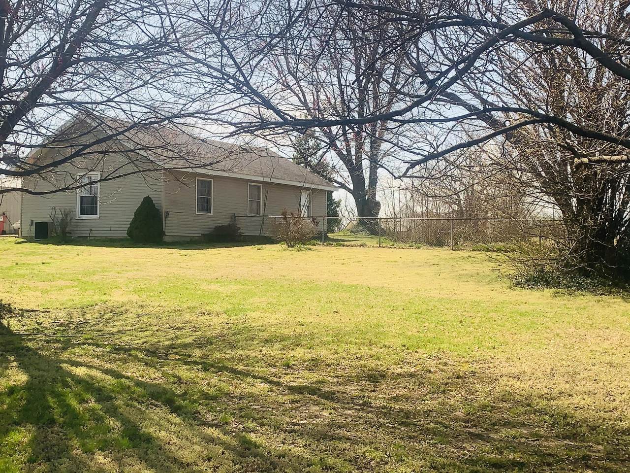 423 West Avenue - Photo 1