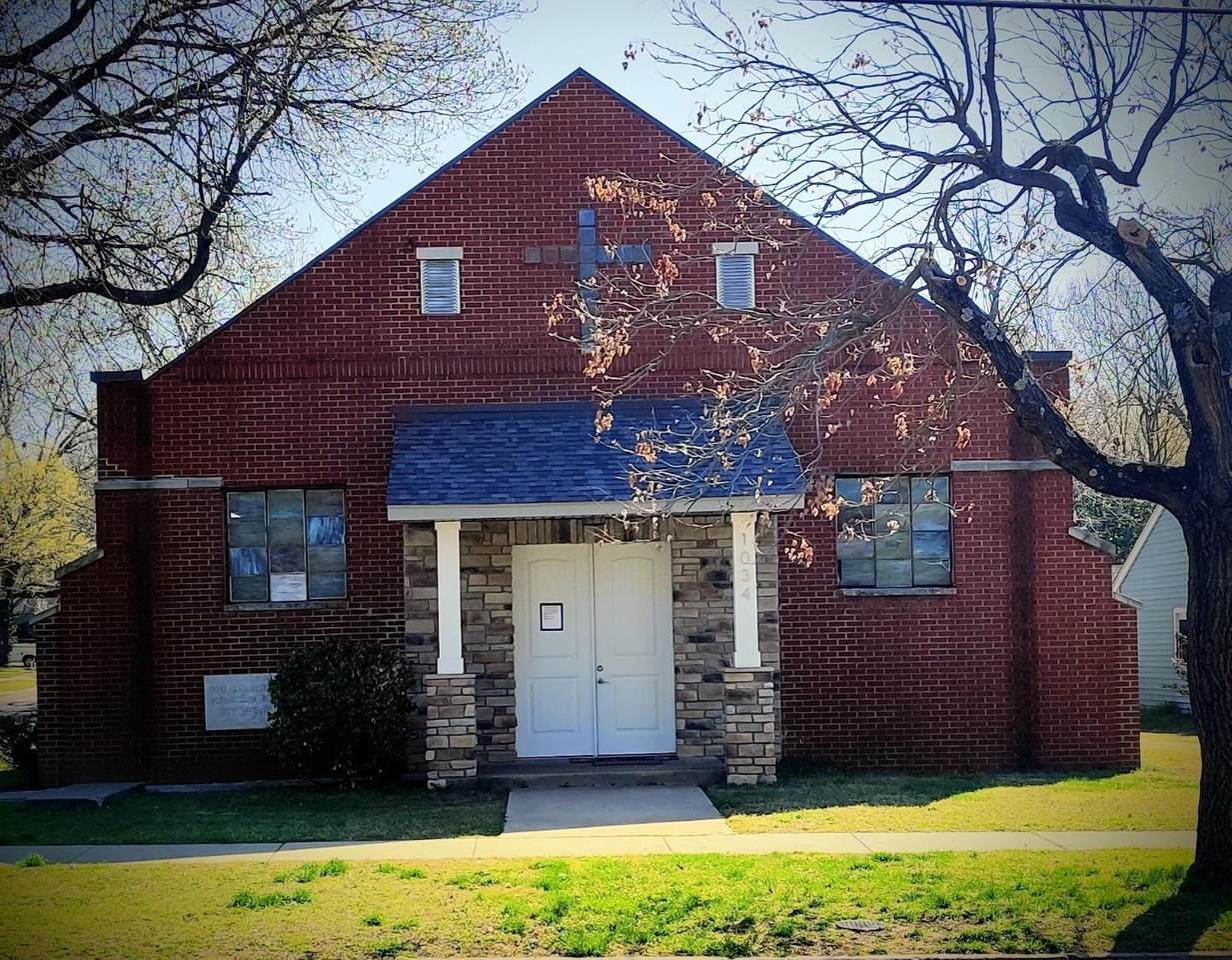 1034 Broadway Avenue - Photo 1