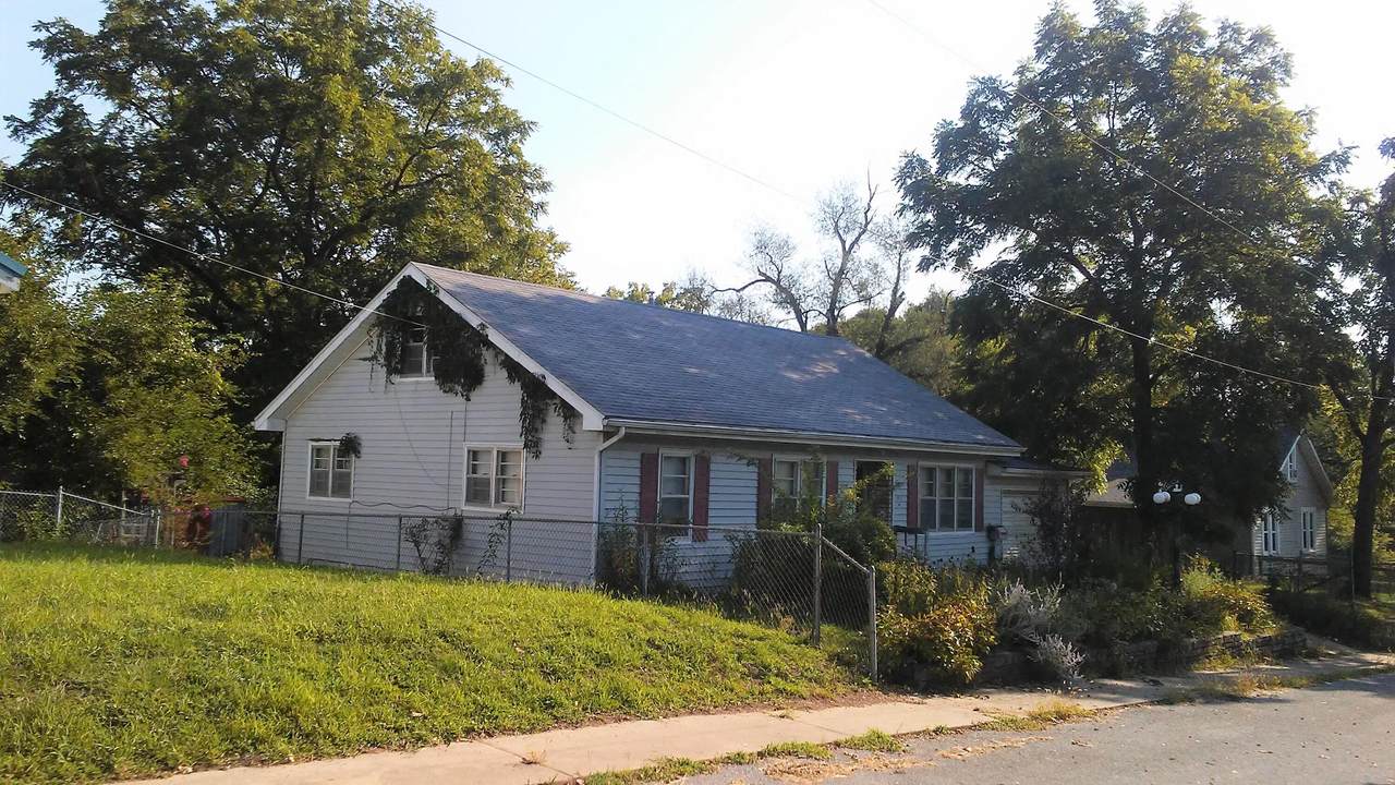 102 Eighth Street - Photo 1