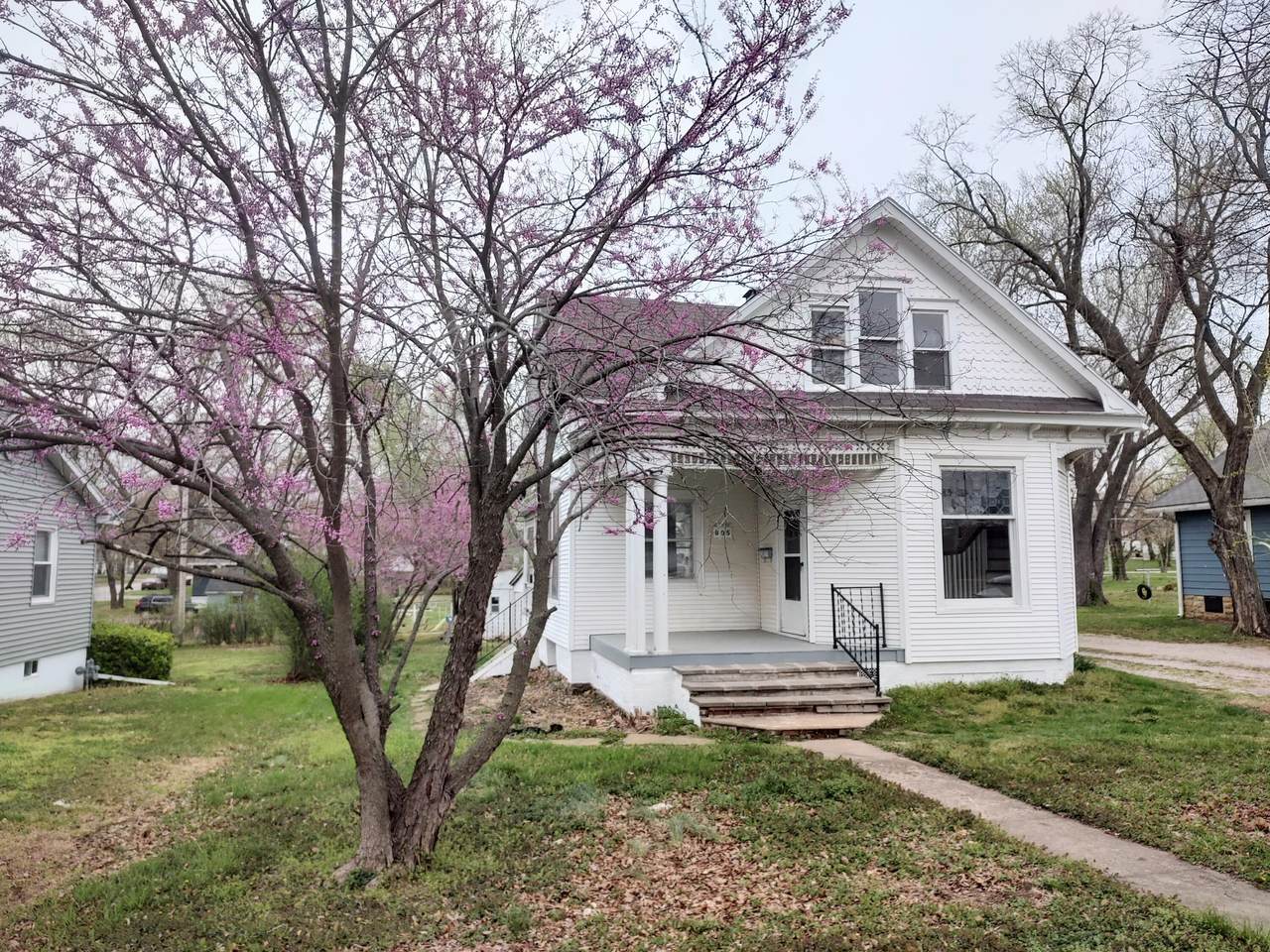 805 Main Street - Photo 1