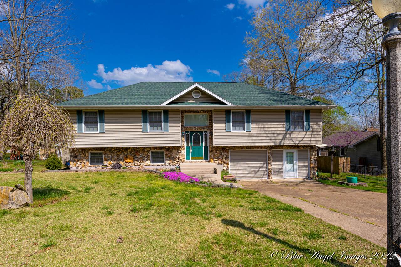 1304 Stoney Drive - Photo 1
