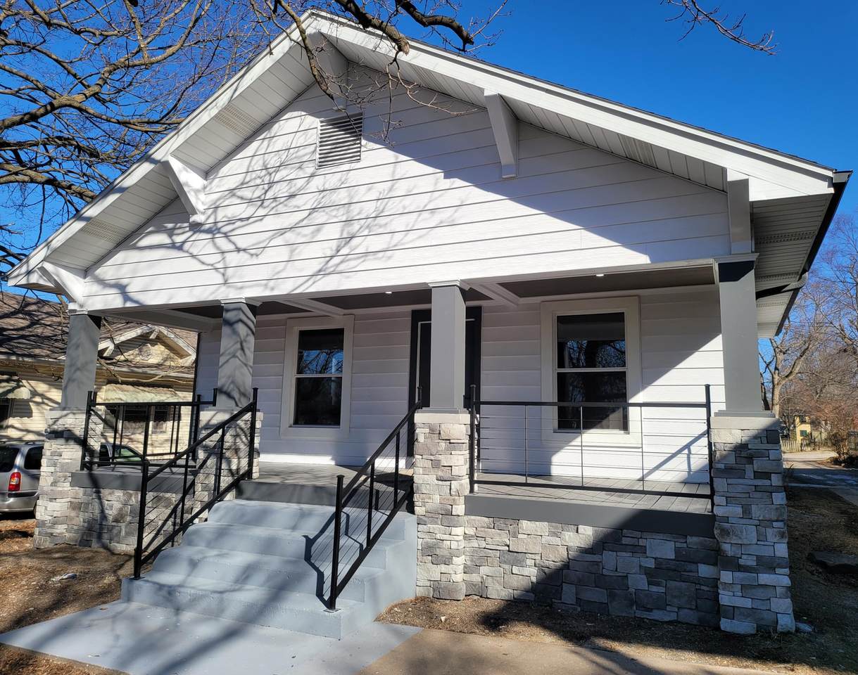210 Elliott Avenue - Photo 1
