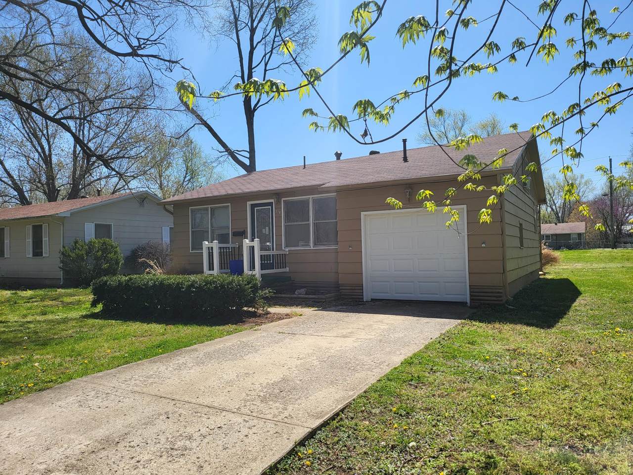218 Lafayette Street - Photo 1