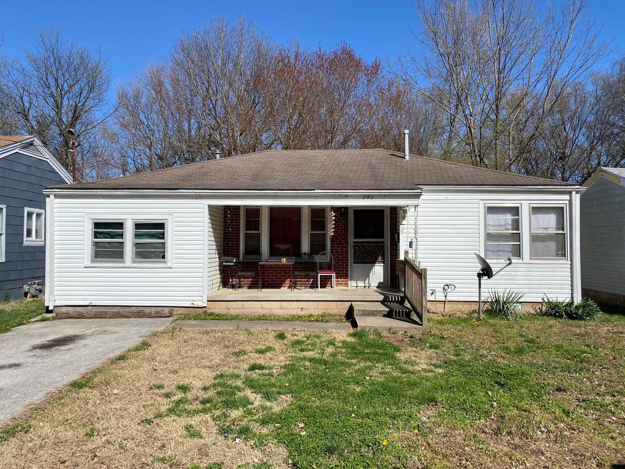 740 Warren Avenue - Photo 1