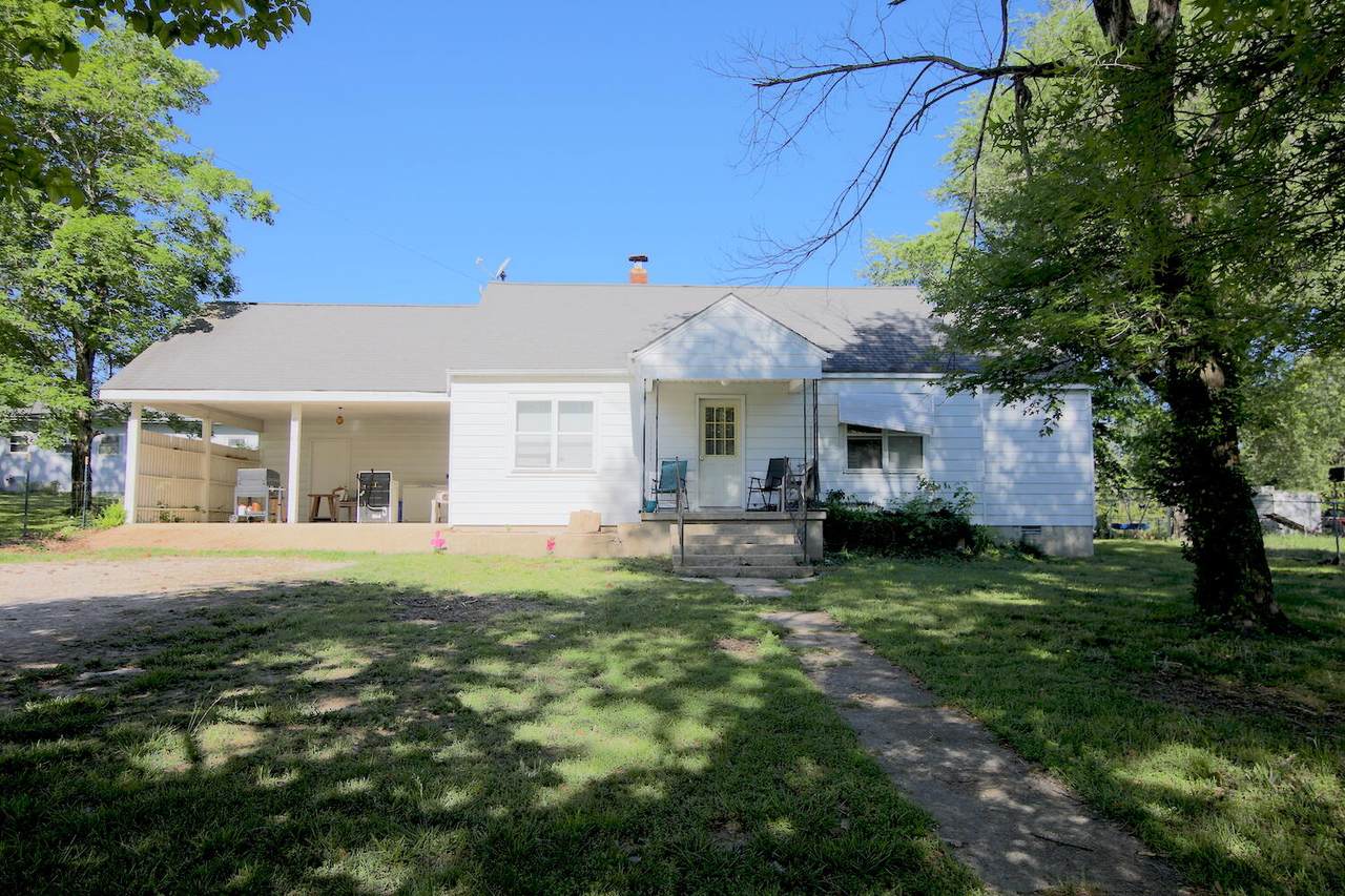 401 Hall Street - Photo 1