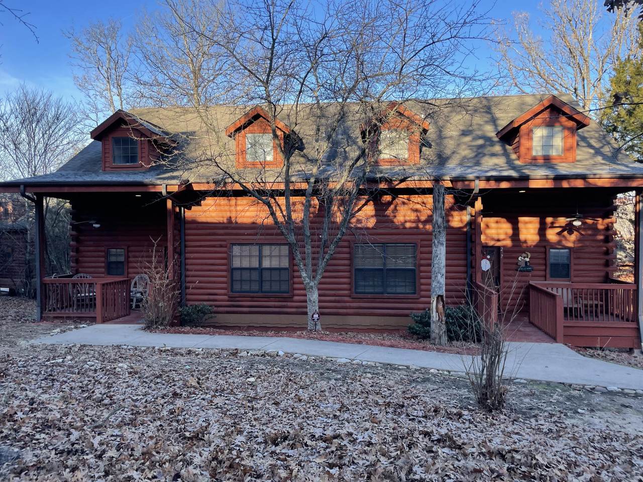 237/239 Oakridge Drive - Photo 1