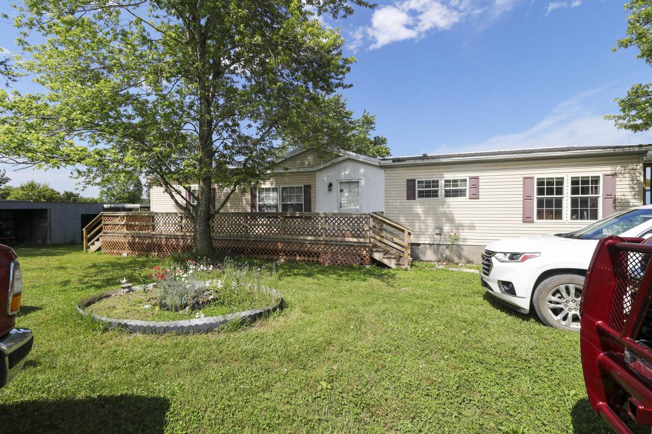 1219 Private Road 1060 - Photo 1