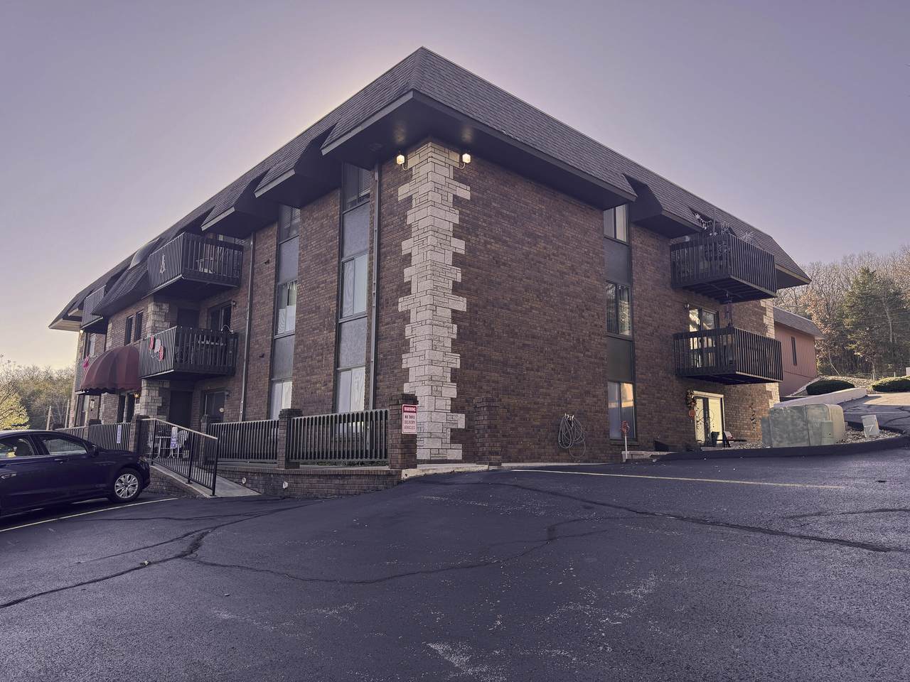 180 Wilshire Drive - Photo 1