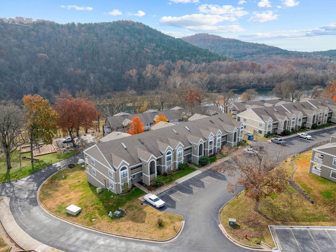 318 Wimbledon Drive - Photo 1