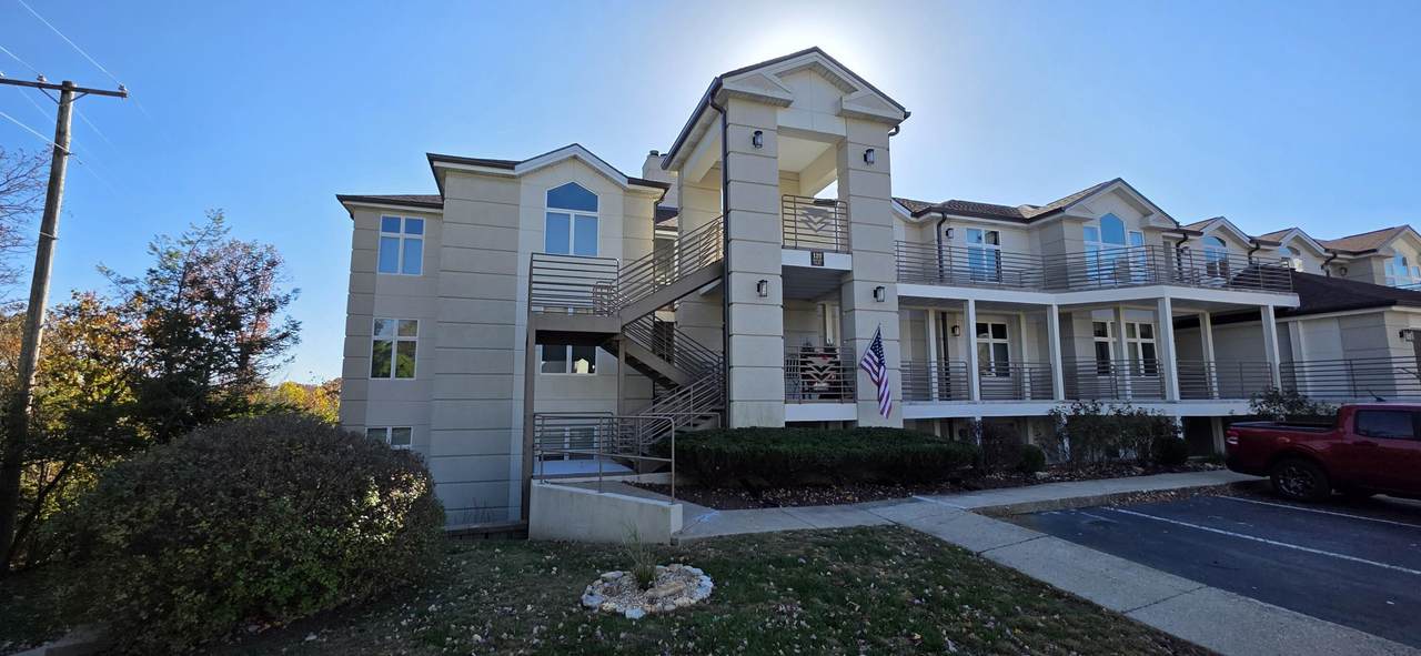 120 Oxford Court - Photo 1