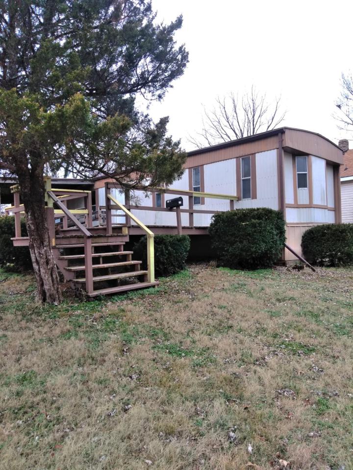 216 S 6th - Photo 1