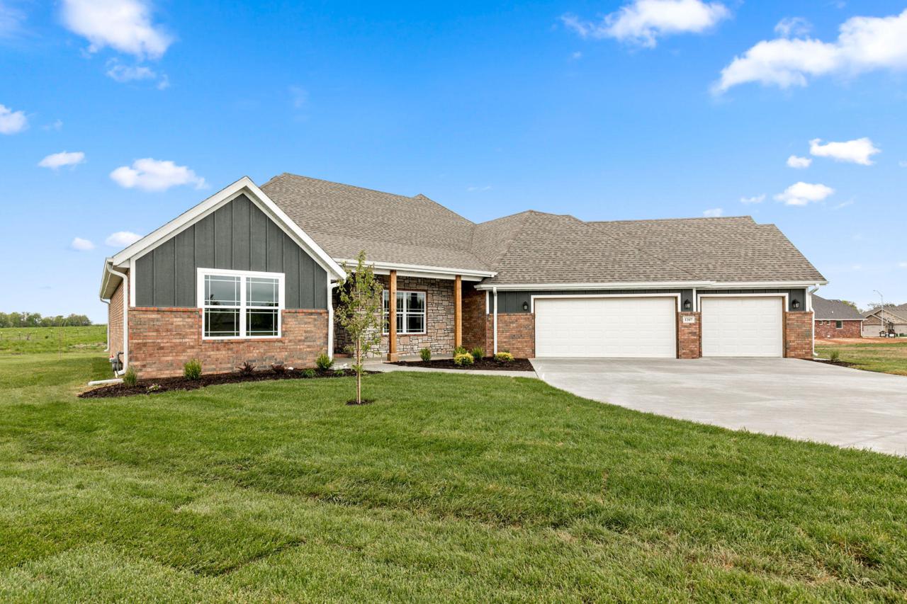 1207 Yellowstone Street - Photo 1