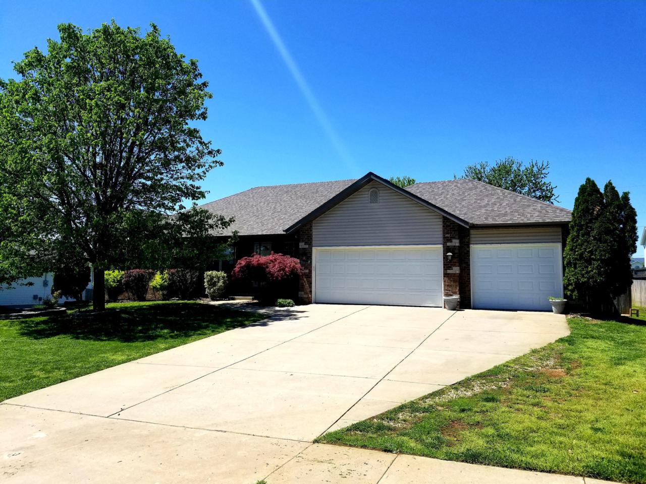 709 Berry Lane - Photo 1