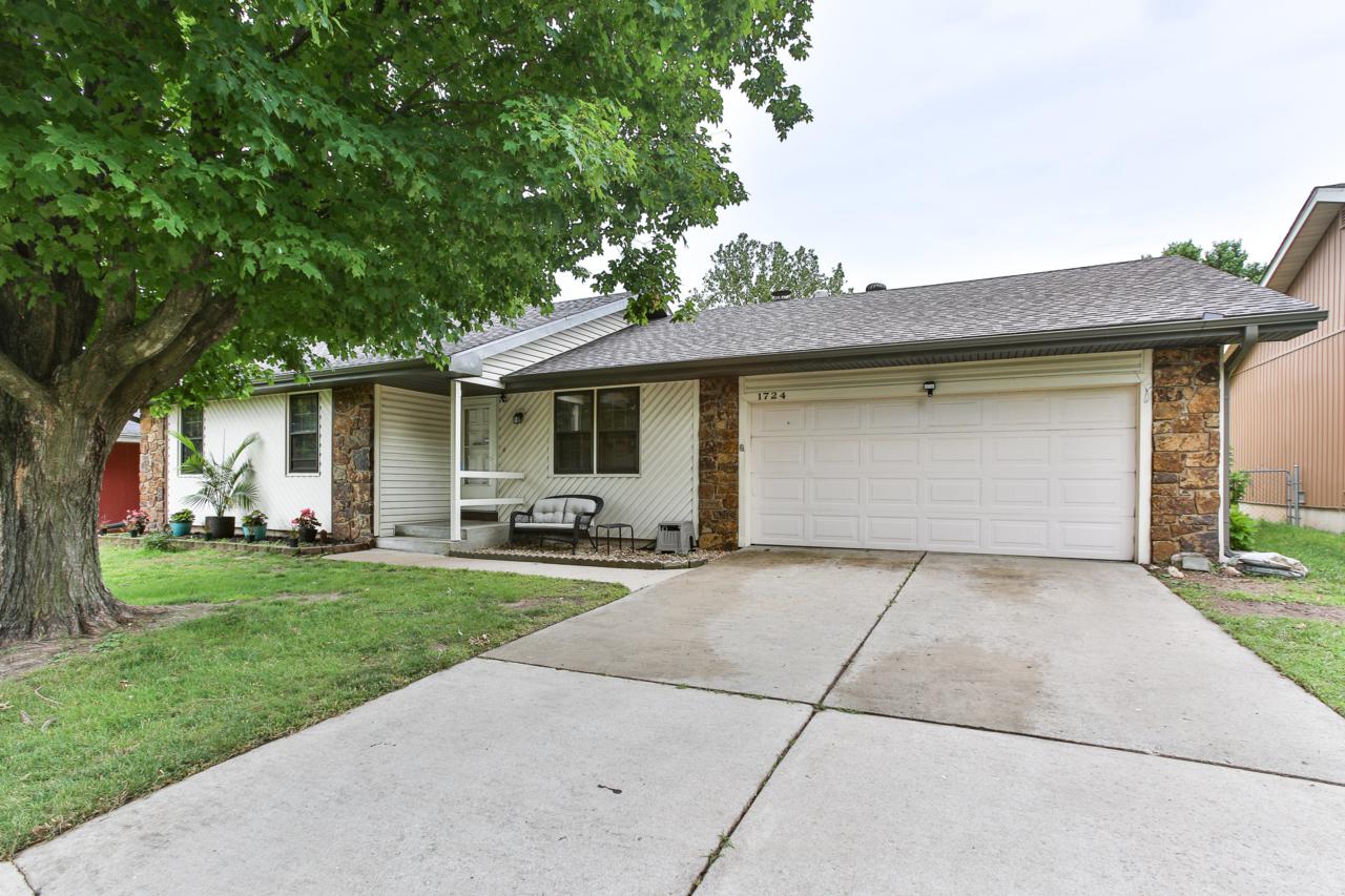 1724 Winchester Street - Photo 1