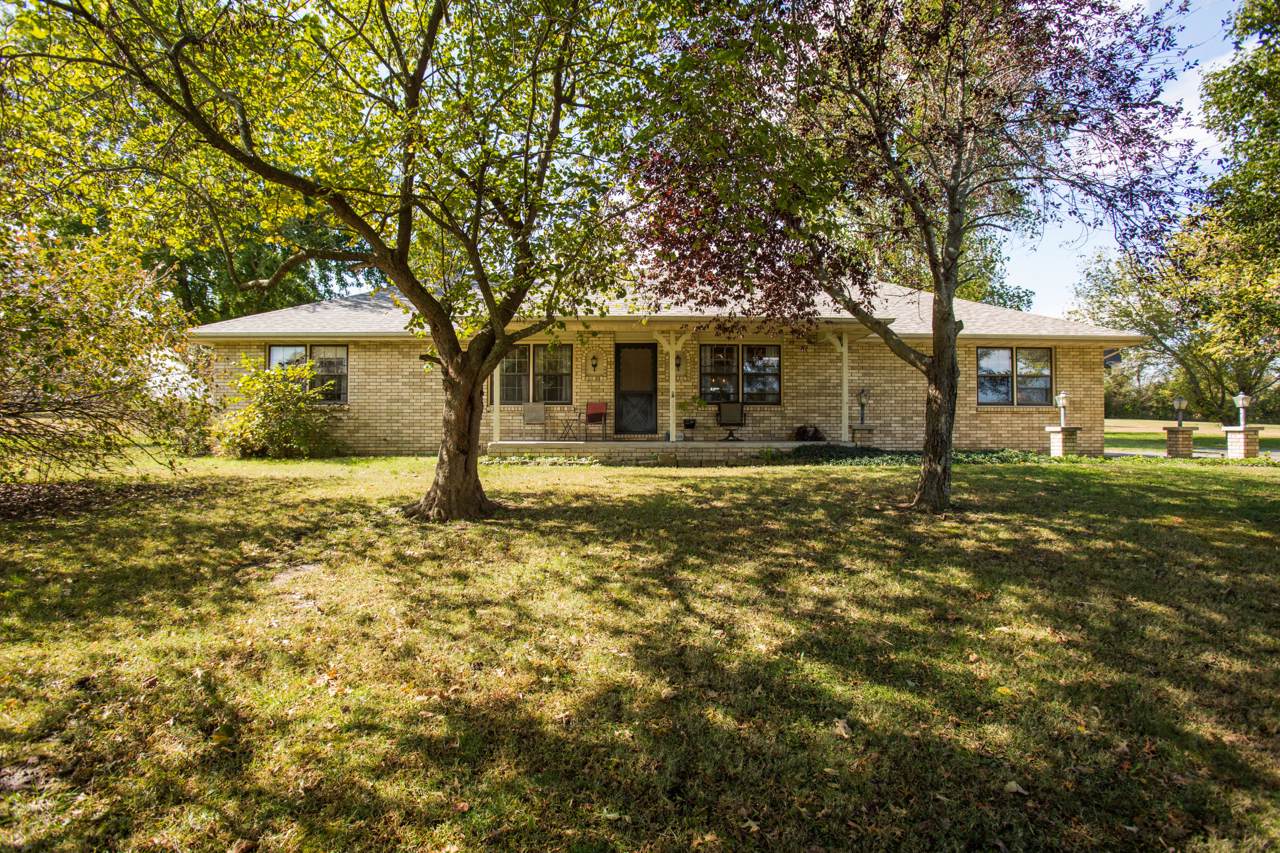 8425 Meadow Lake Drive - Photo 1