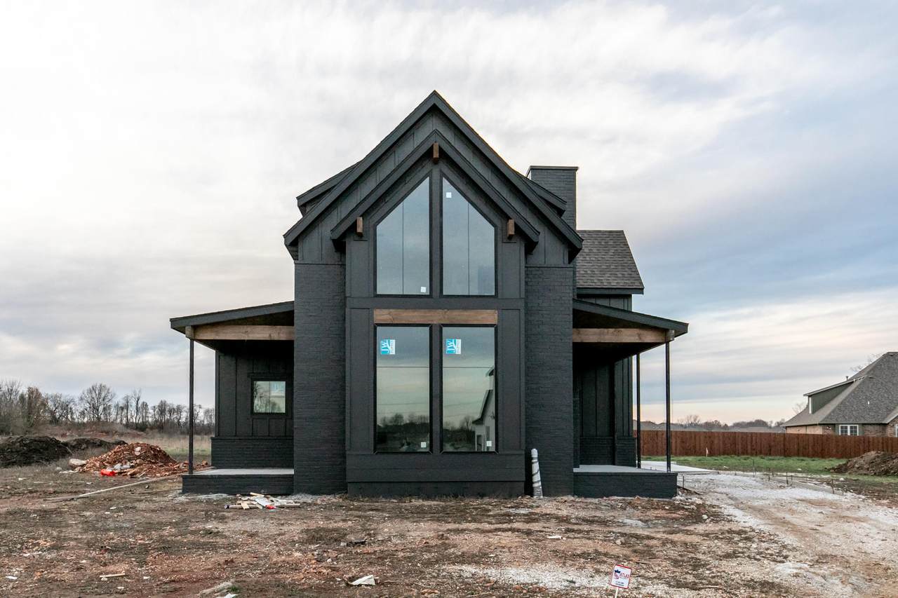 977 Valley Trail Drive - Photo 1