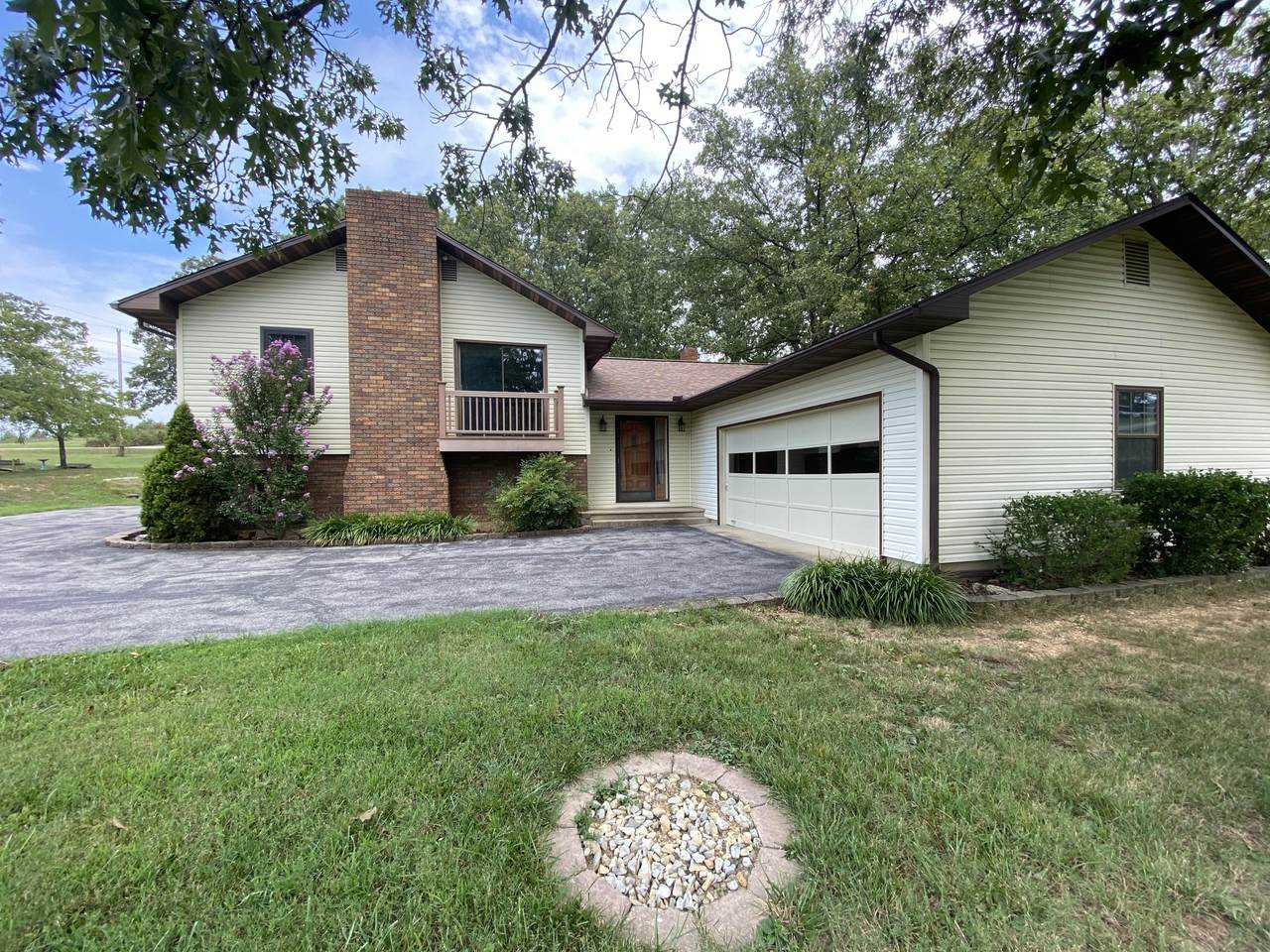 1887 County Road 6460 - Photo 1