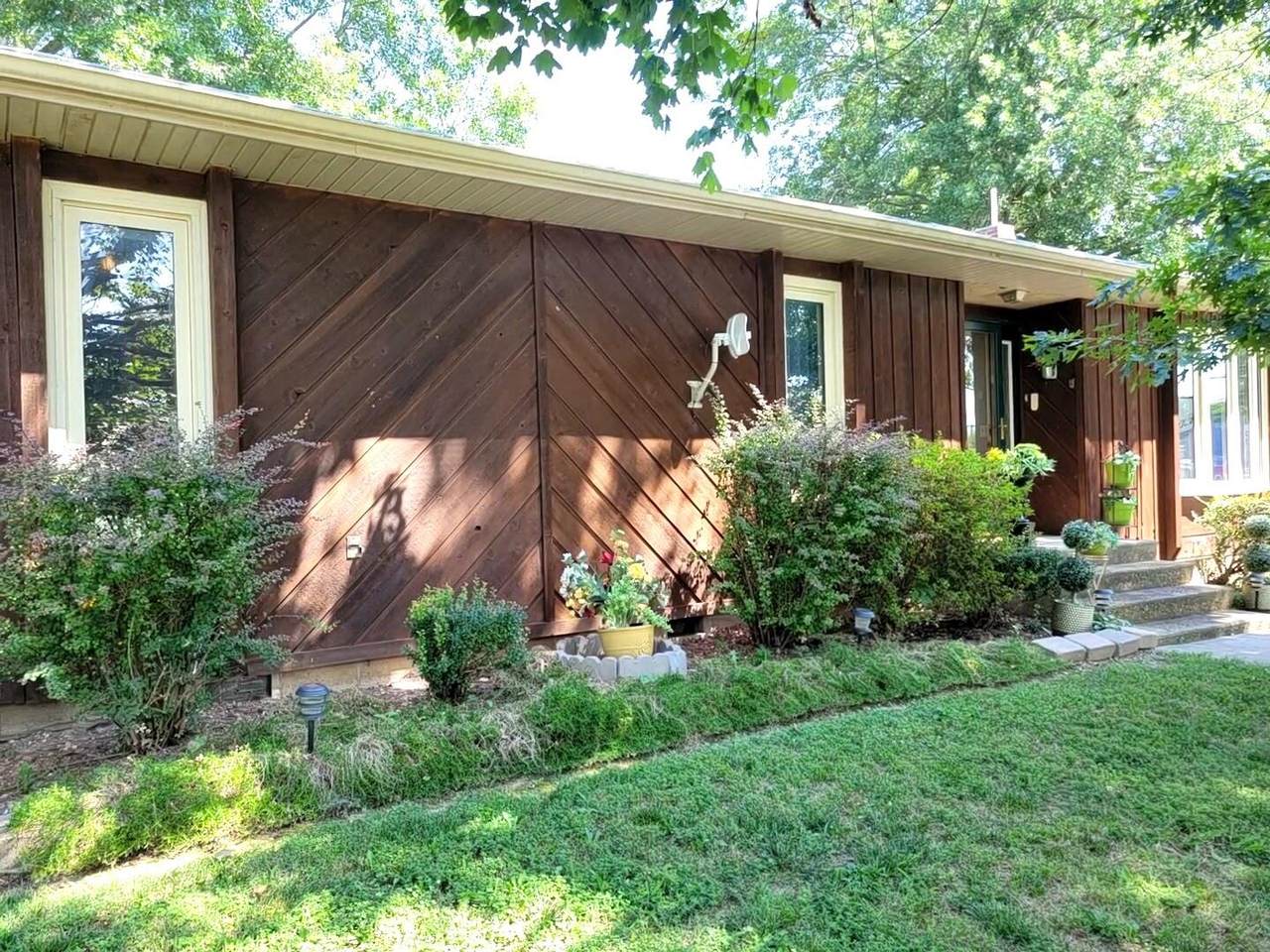 500 Broad Avenue - Photo 1