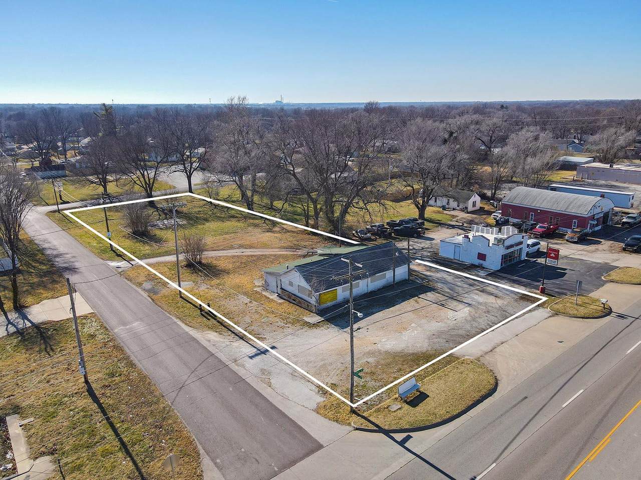 2904 Chestnut Expressway - Photo 1