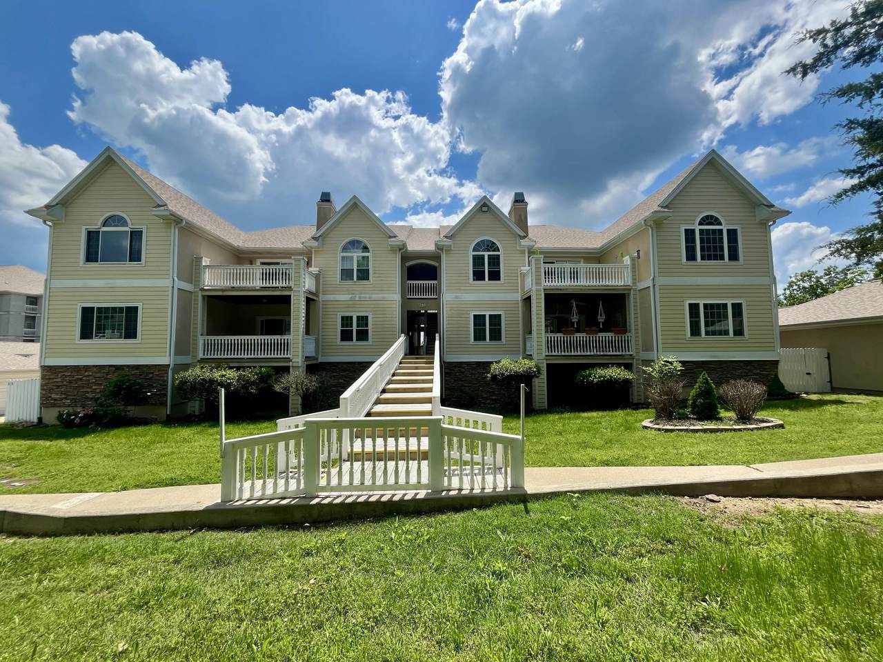 280 Woodland Drive - Photo 1