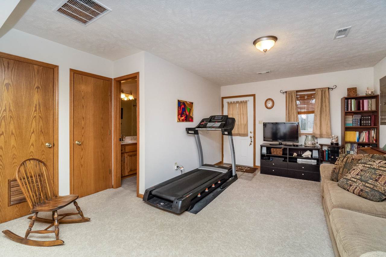 506 Country Lane - Photo 1
