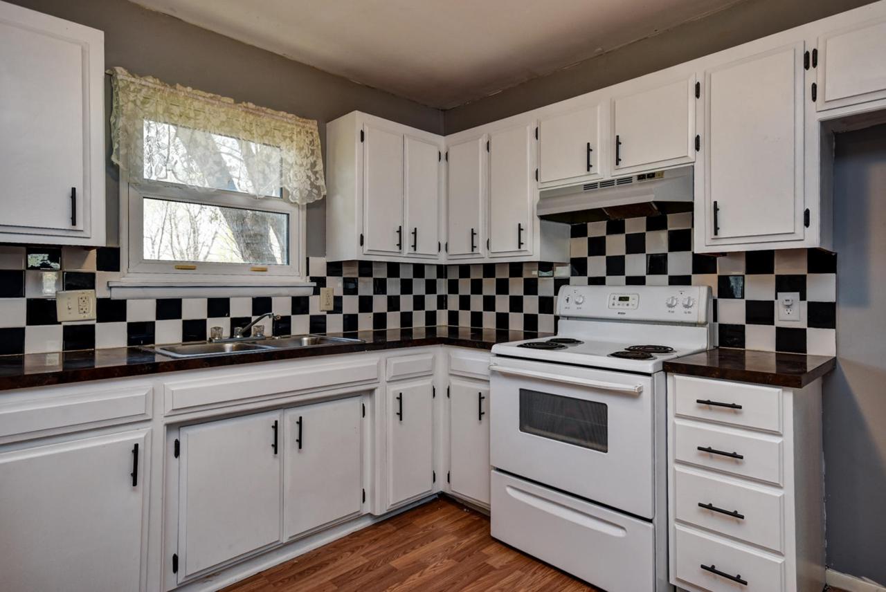 650 Plumb Street - Photo 1