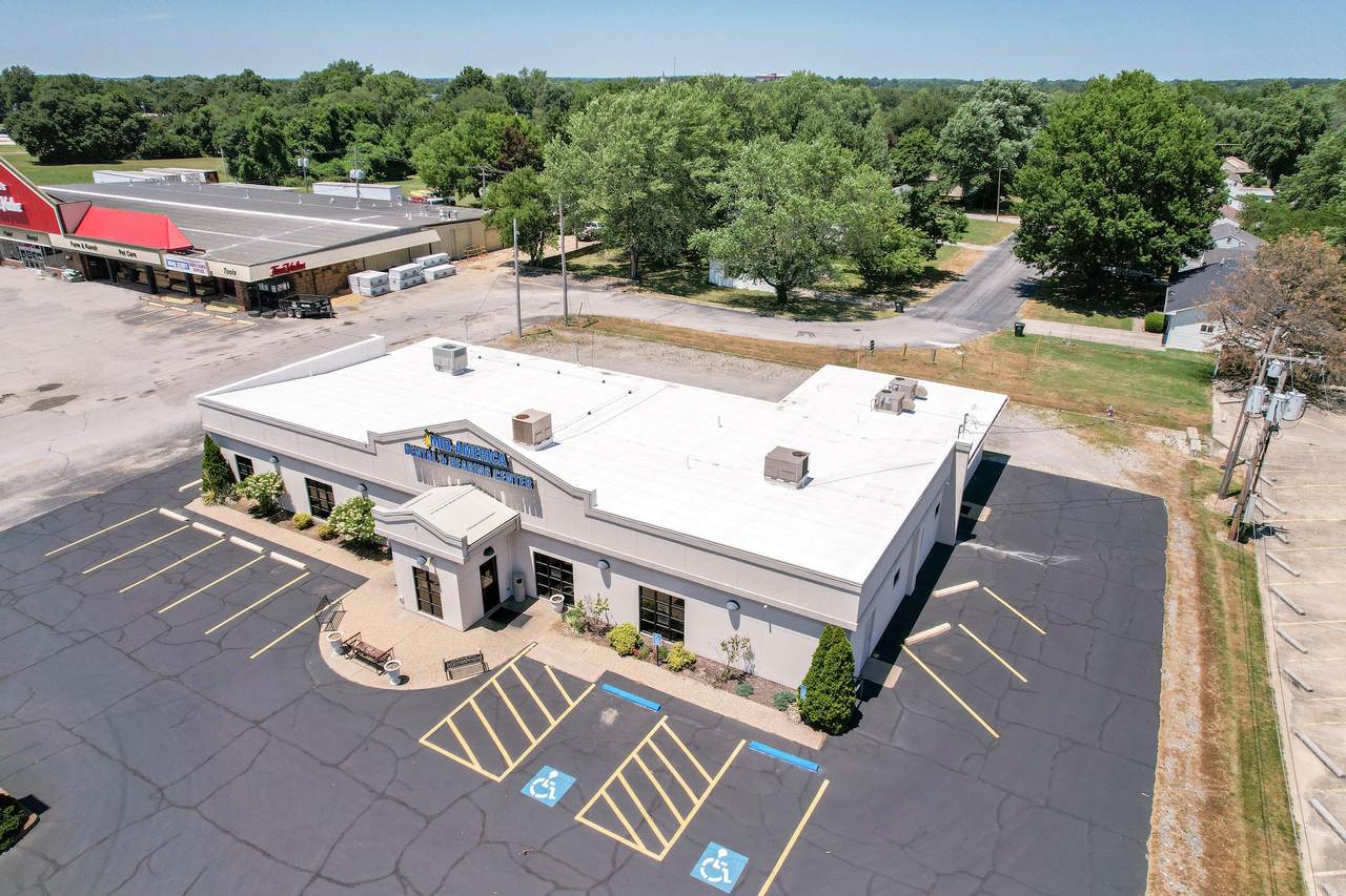 560 Mt Vernon Boulevard - Photo 1