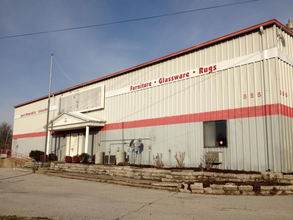 555 Kansas Expressway - Photo 1