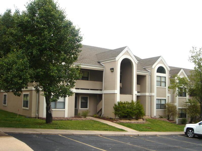 305 Wimbledon Drive - Photo 1