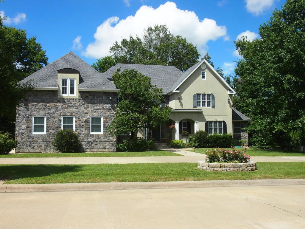 1375 Lakewood Drive - Photo 1