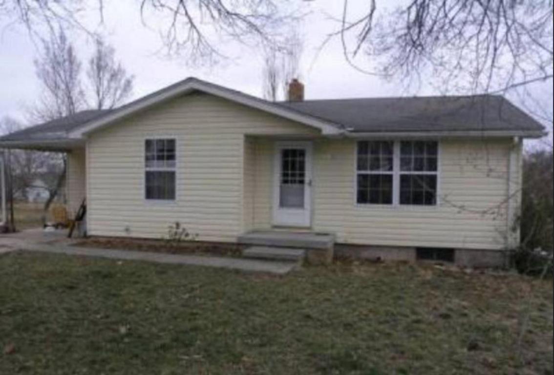 408 Phelps Avenue - Photo 1