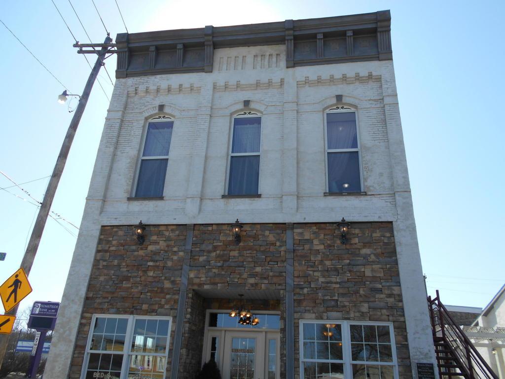 100 Park Square - Photo 1