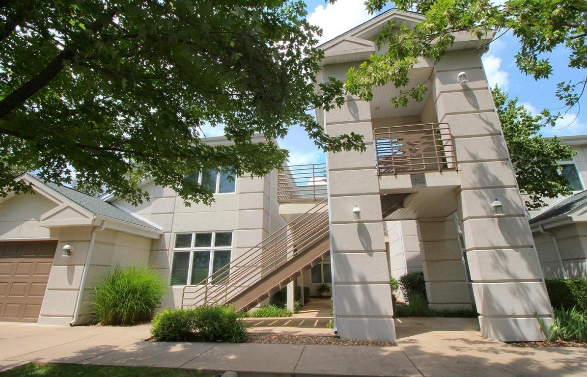 111 Oxford Court - Photo 1